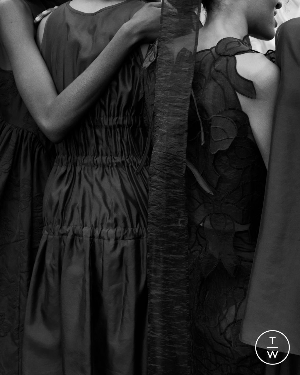 Fashion Week Paris Pre-Fall 2026 look 1 from the Cecilie Bahnsen collection 女装