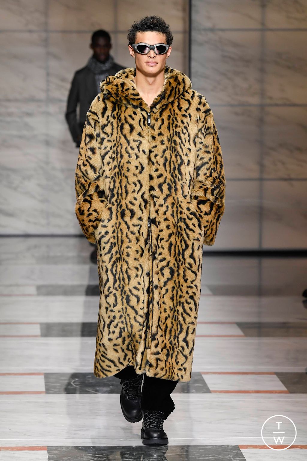 Fashion Week Milan Fall/Winter 2023 look 13 de la collection Giorgio Armani menswear