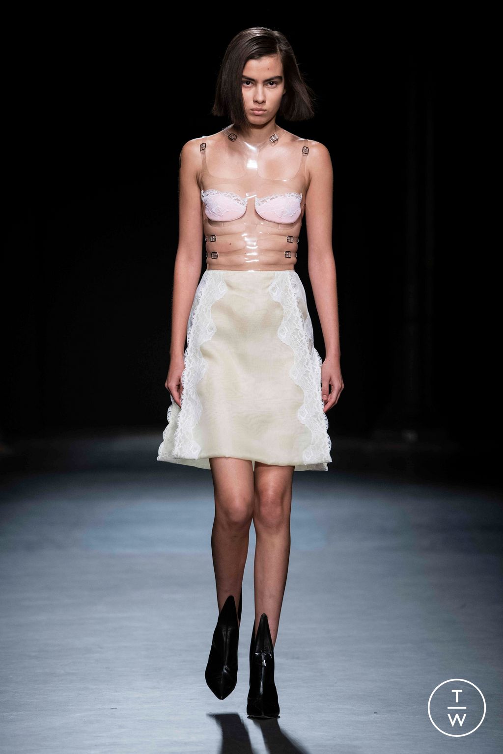 Fashion Week London Spring/Summer 2023 look 5 from the Christopher Kane collection womenswear