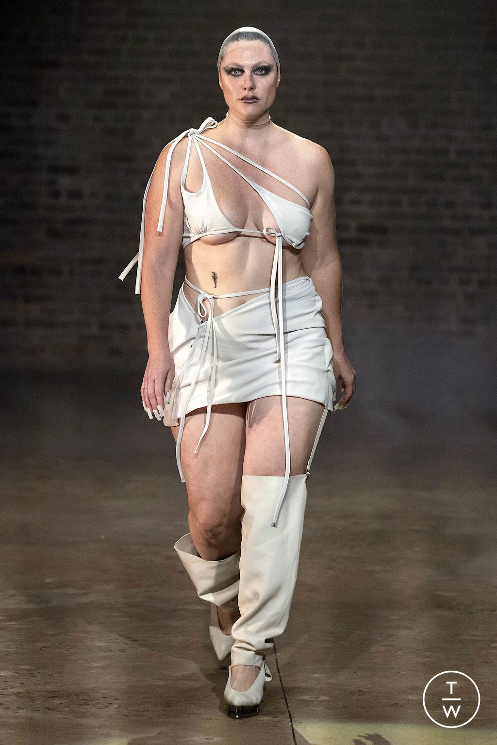 Fashion Week New York Spring/Summer 2023 look 18 de la collection Elena Velez womenswear