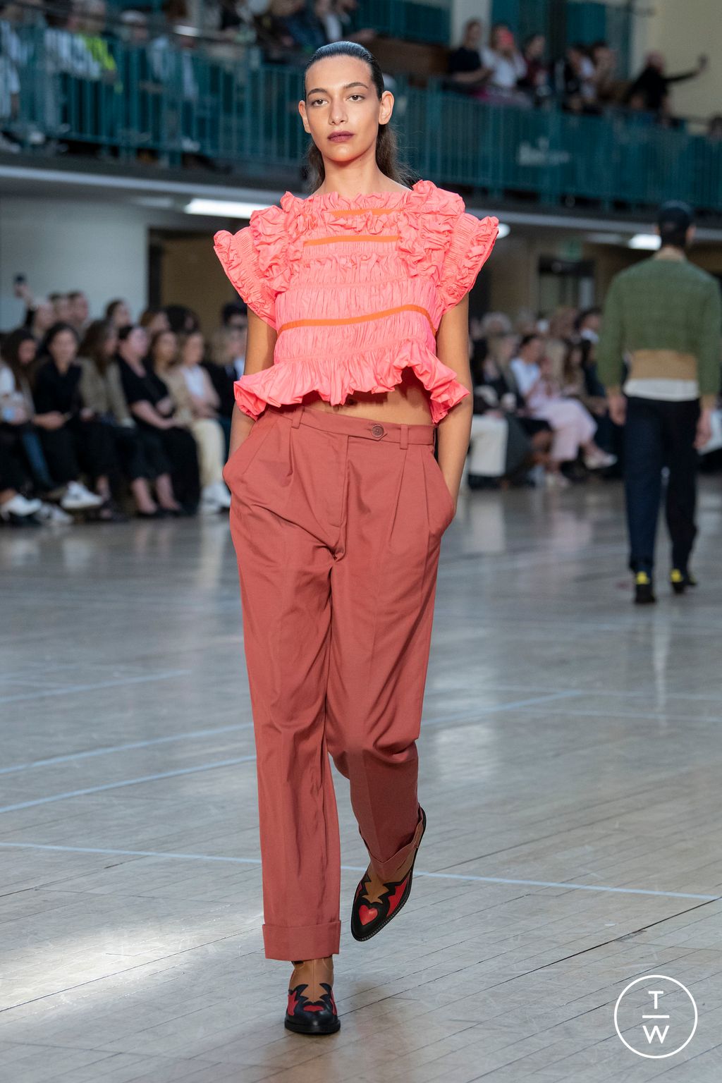 Fashion Week London Spring/Summer 2023 look 16 de la collection Molly Goddard womenswear