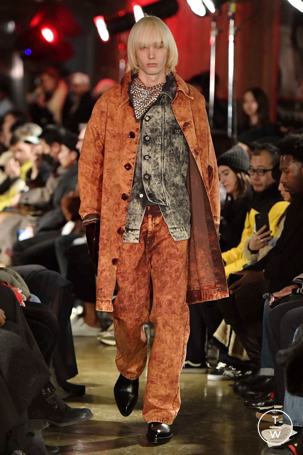 Fashion Week Paris Fall/Winter 2023 look 24 de la collection Namacheko menswear