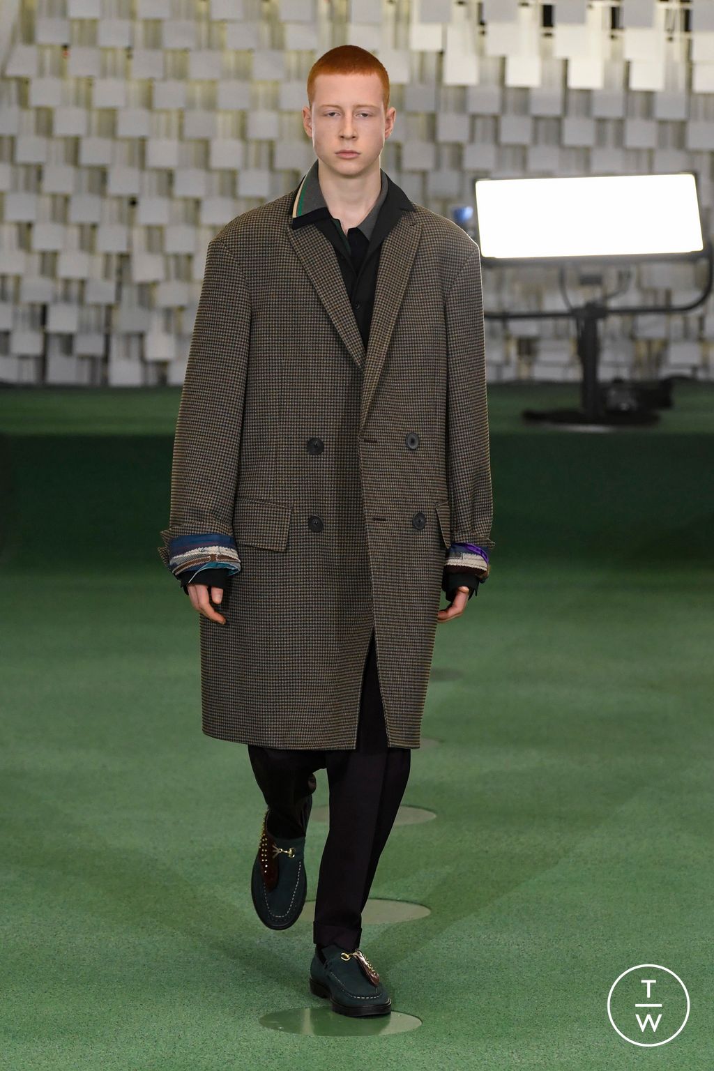 Fashion Week Paris Fall/Winter 2023 look 27 from the Kolor collection menswear