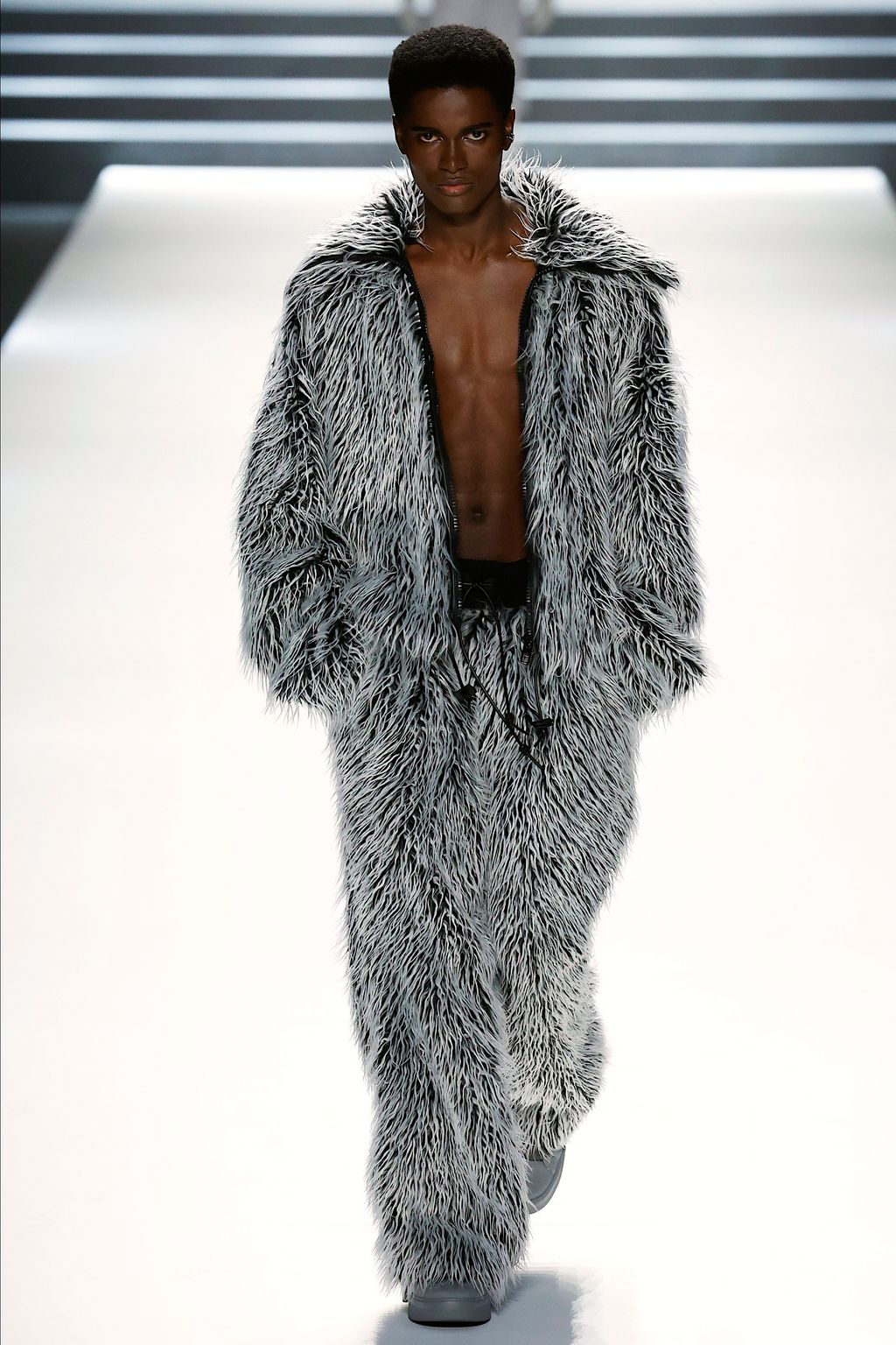Fashion Week Milan Fall/Winter 2023 look 12 de la collection Dolce & Gabbana menswear
