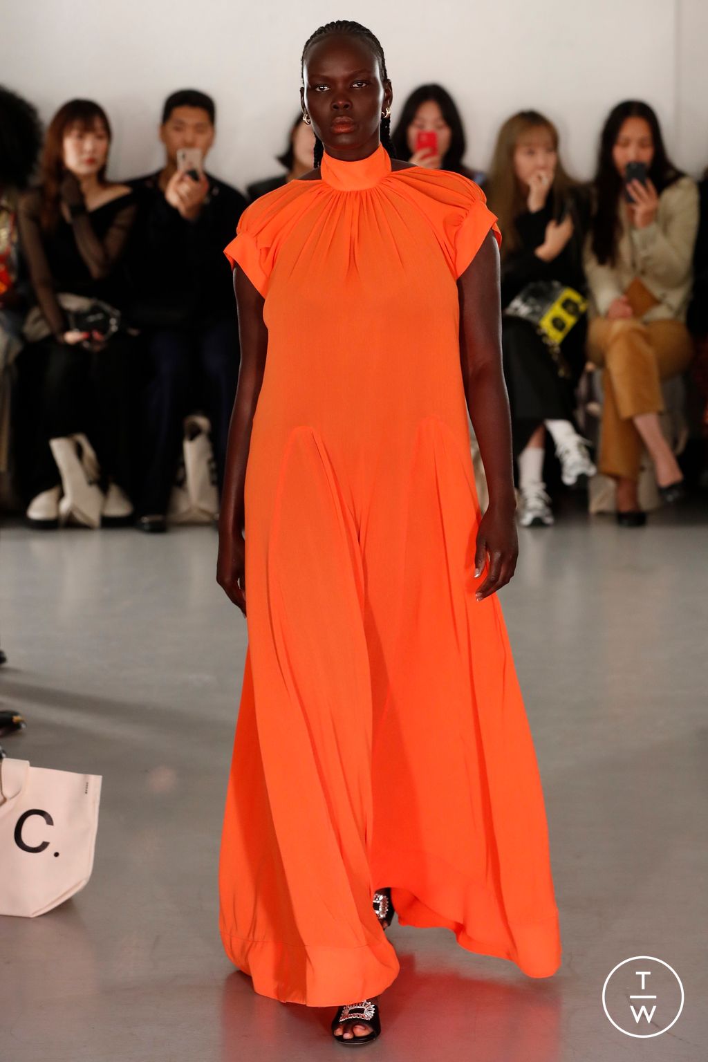 Fashion Week London Spring/Summer 2023 look 27 from the Eudon Choi collection womenswear
