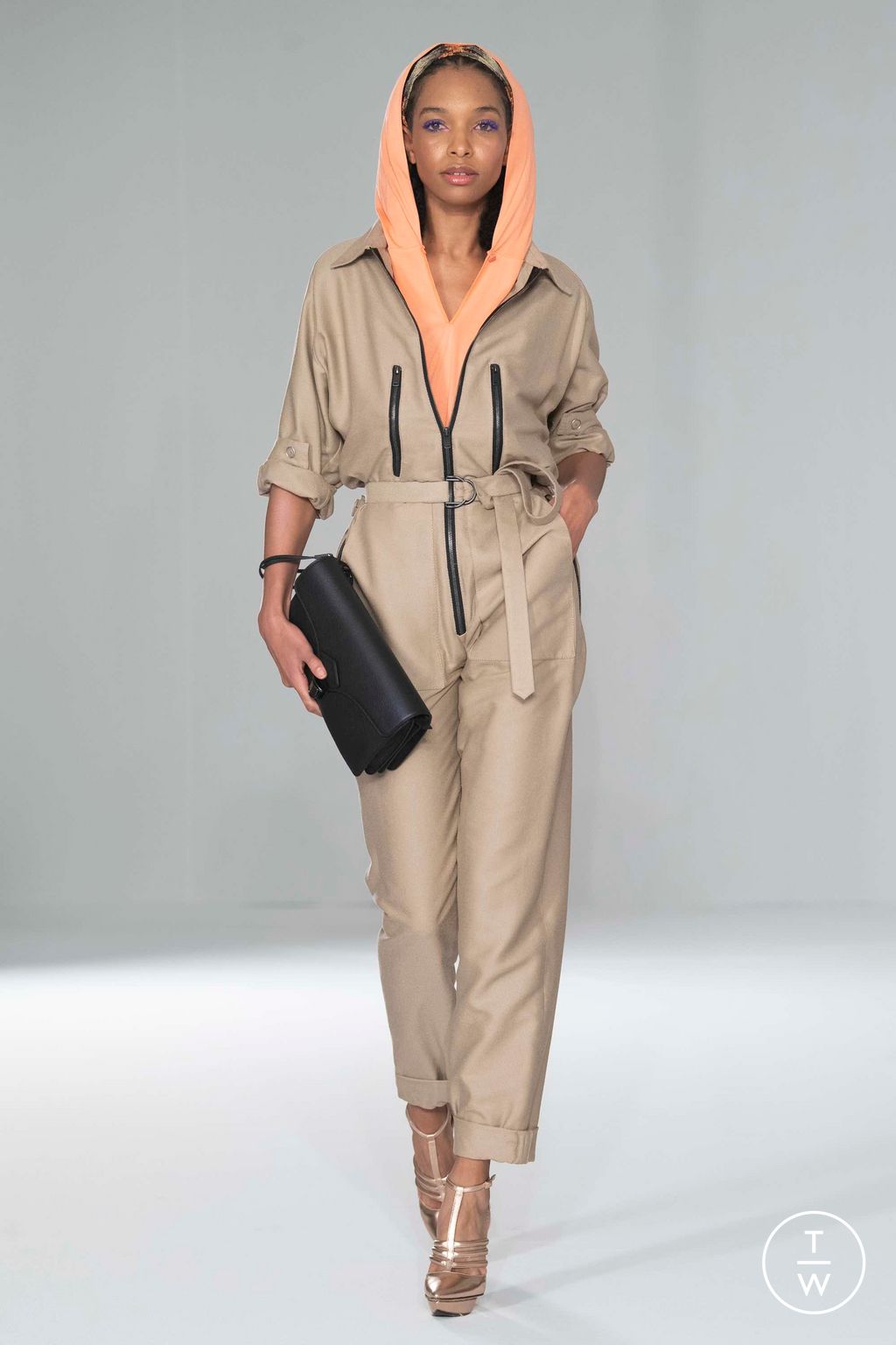Fashion Week Paris Spring/Summer 2023 look 4 from the Julien Fournié collection 高级定制