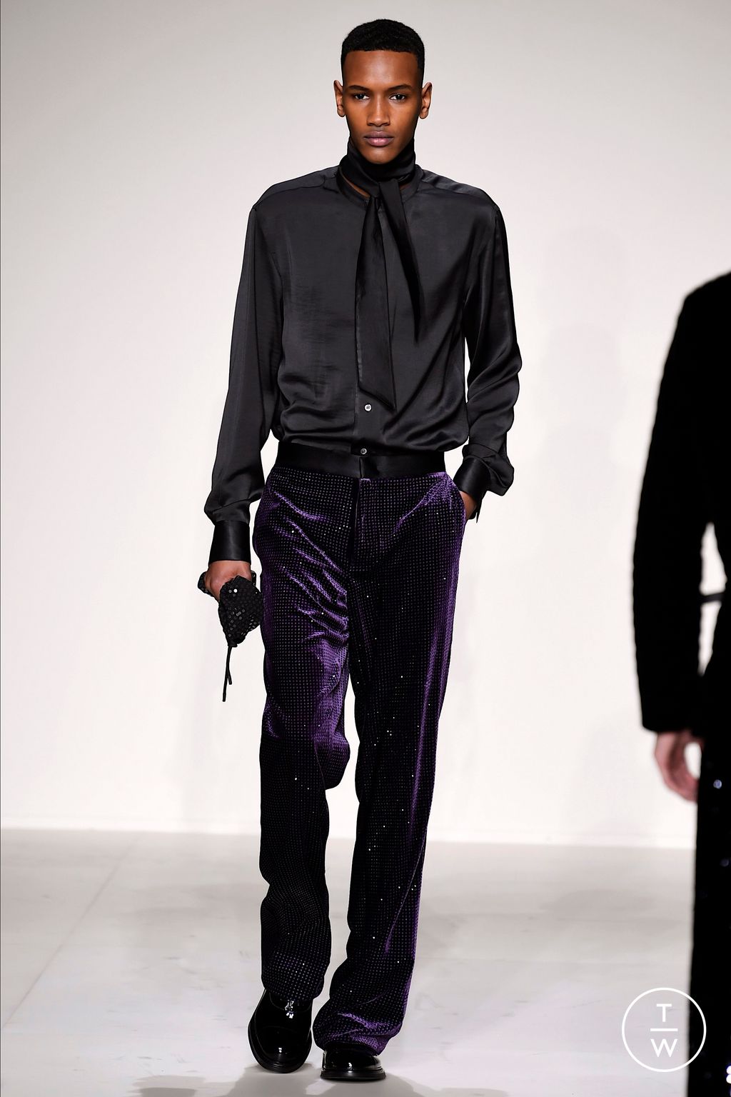 Fashion Week Milan Fall/Winter 2023 look 100 from the Emporio Armani collection 男装