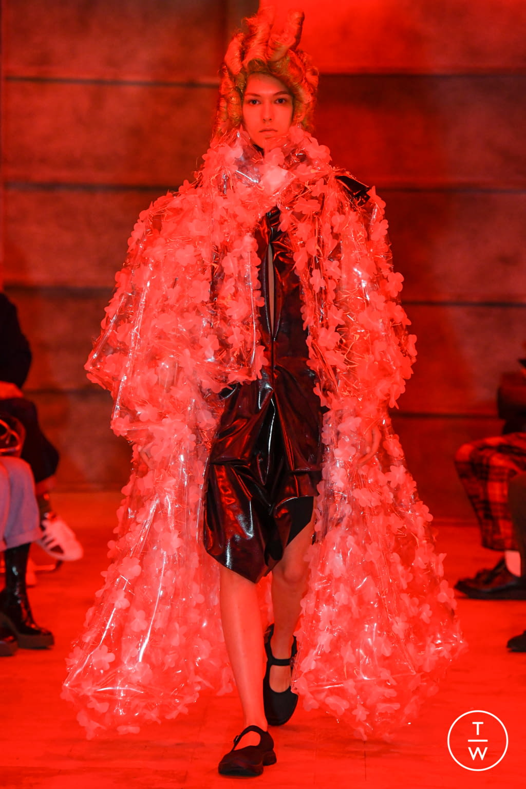 Fashion Week Paris Spring/Summer 2021 look 3 from the Comme des Garçons collection womenswear