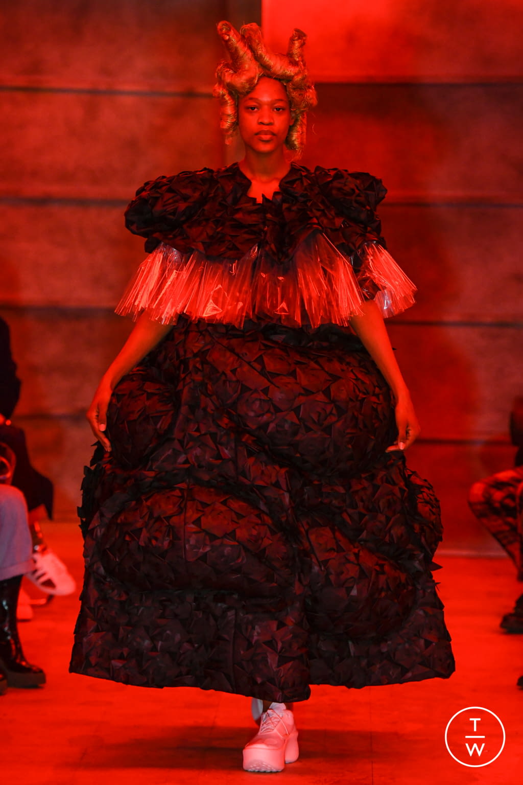 Fashion Week Paris Spring/Summer 2021 look 8 from the Comme des Garçons collection womenswear