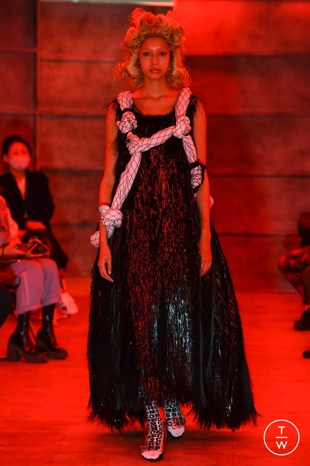 Fashion Week Paris Spring/Summer 2021 look 10 from the Comme des Garçons collection womenswear
