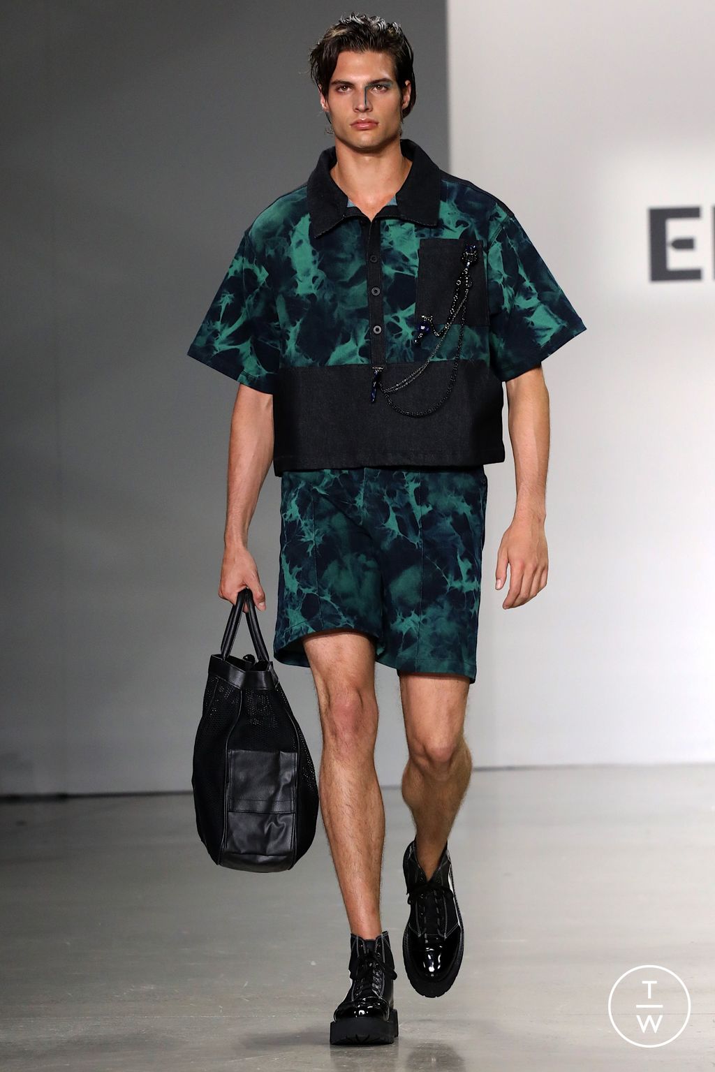 Fashion Week New York Spring/Summer 2023 look 35 from the Erigo collection 女装