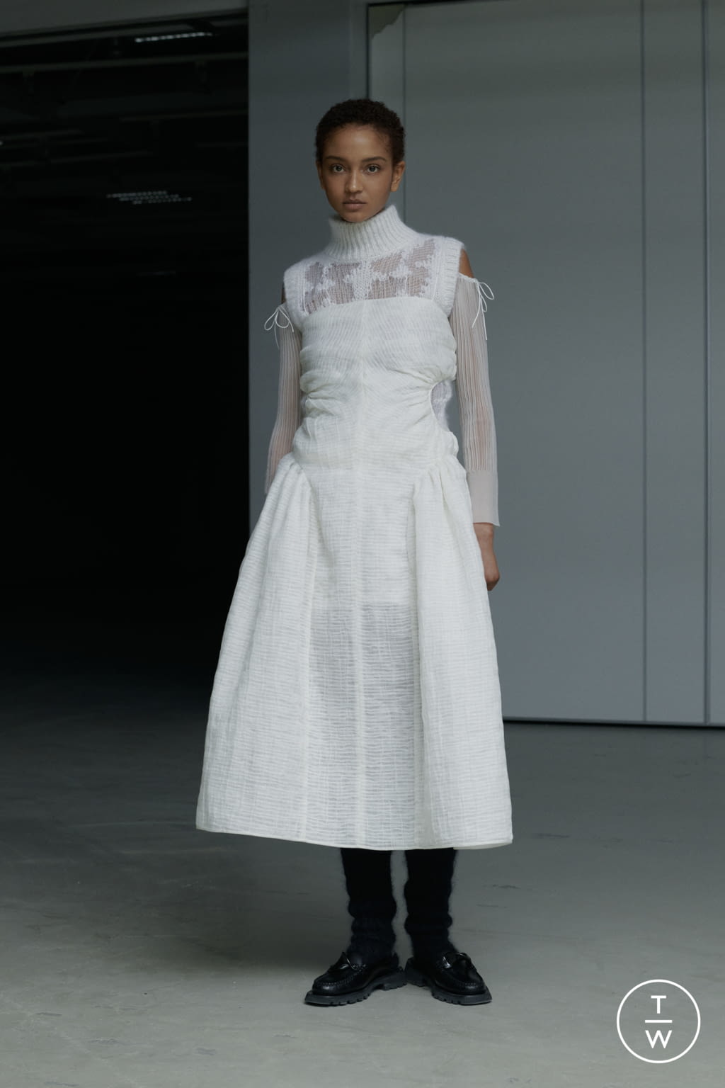 Fashion Week Paris Fall/Winter 2021 look 4 from the Cecilie Bahnsen collection 女装