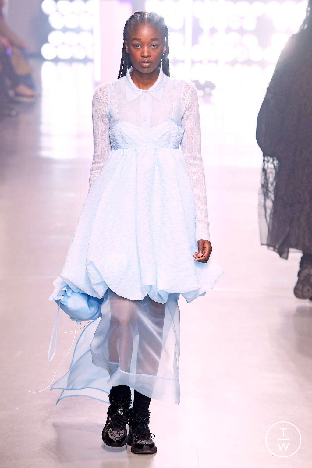 Fashion Week Paris Fall/Winter 2023 look 9 de la collection Cecilie Bahnsen womenswear