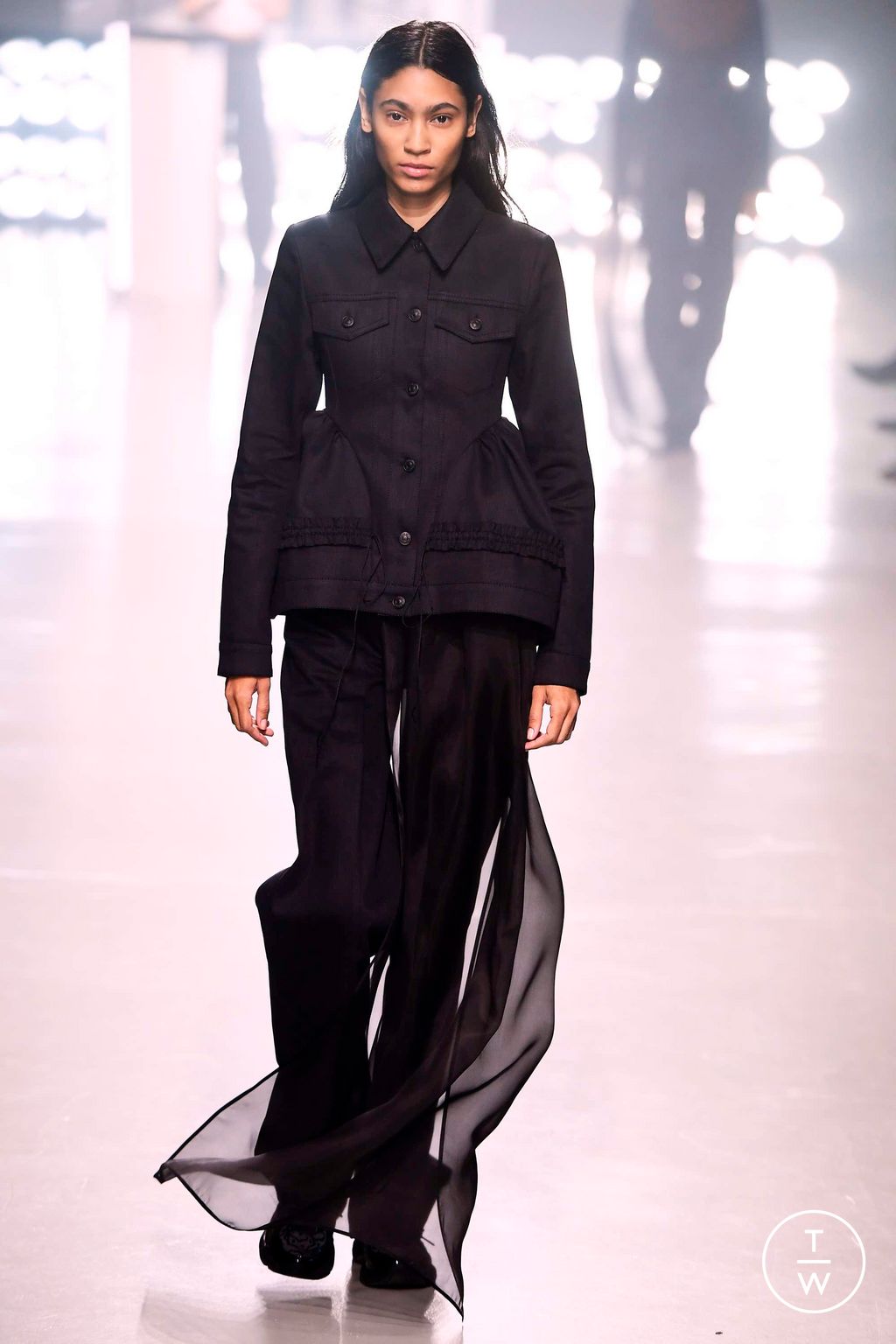 Fashion Week Paris Fall/Winter 2023 look 14 de la collection Cecilie Bahnsen womenswear