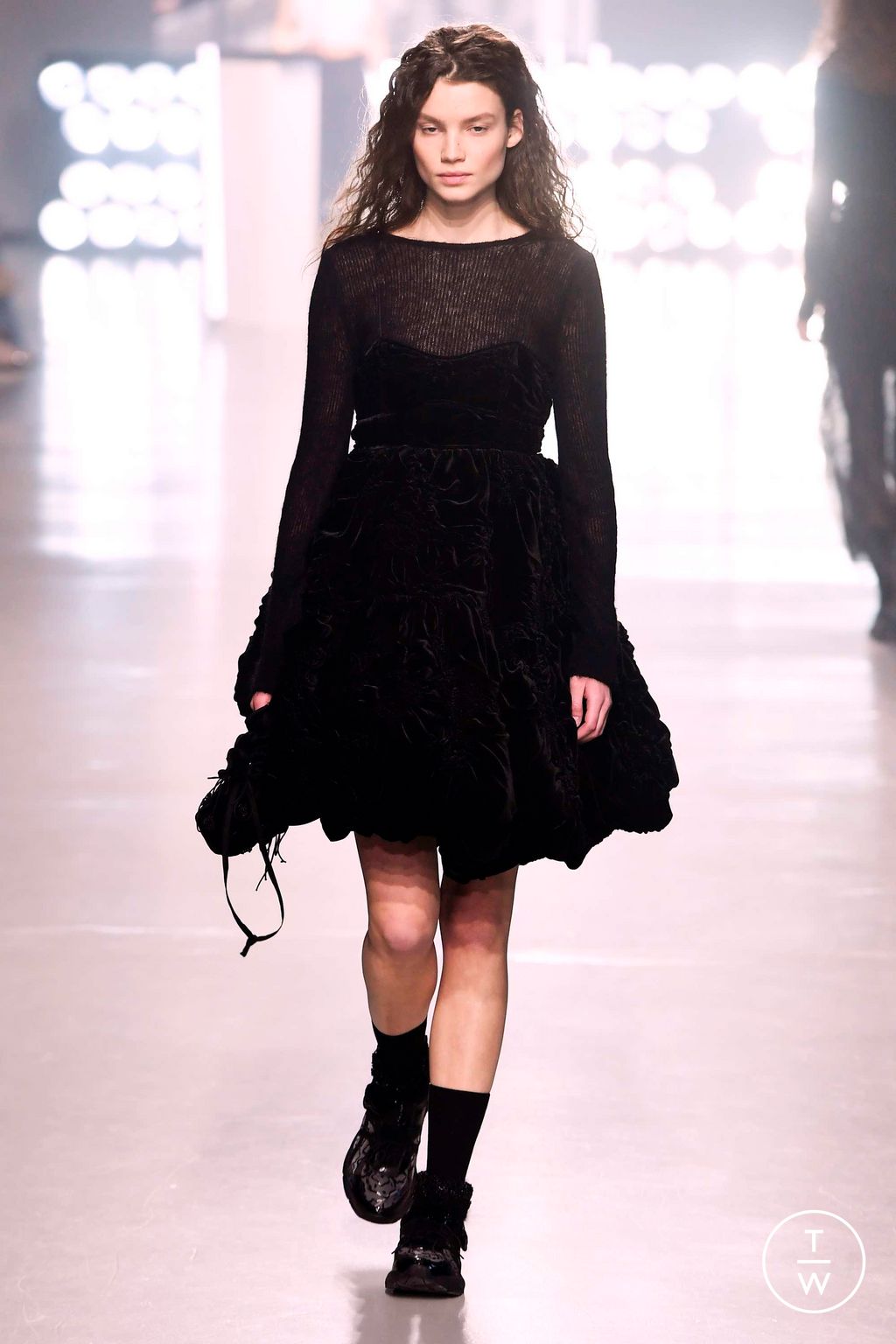 Fashion Week Paris Fall/Winter 2023 look 17 de la collection Cecilie Bahnsen womenswear