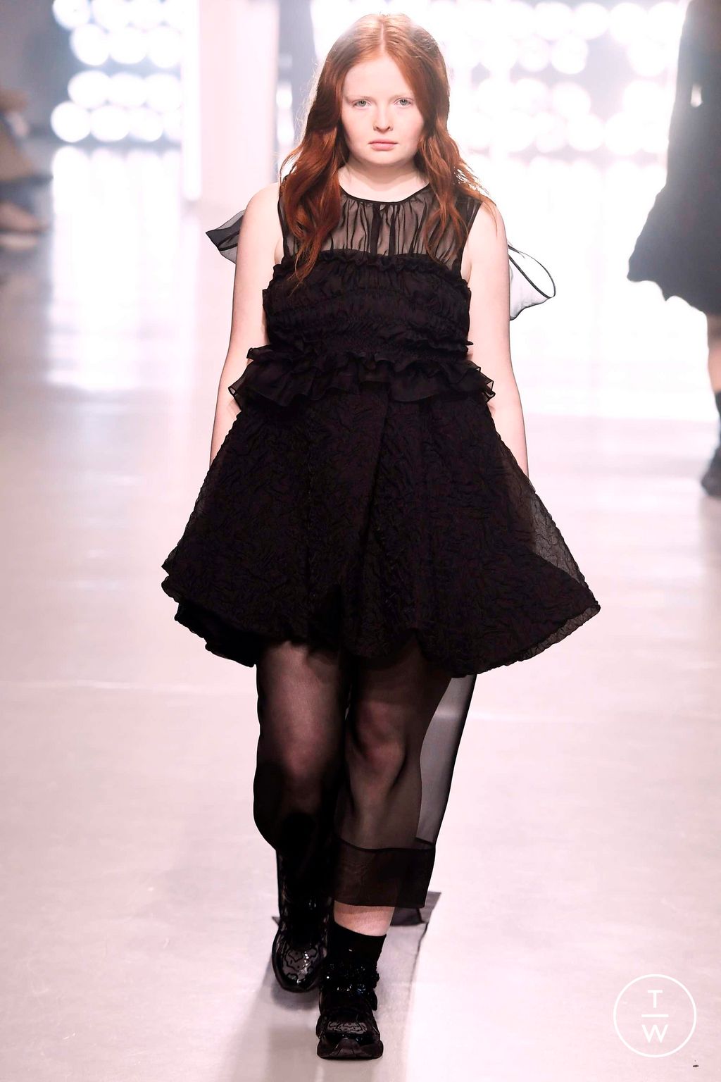 Fashion Week Paris Fall/Winter 2023 look 18 de la collection Cecilie Bahnsen womenswear
