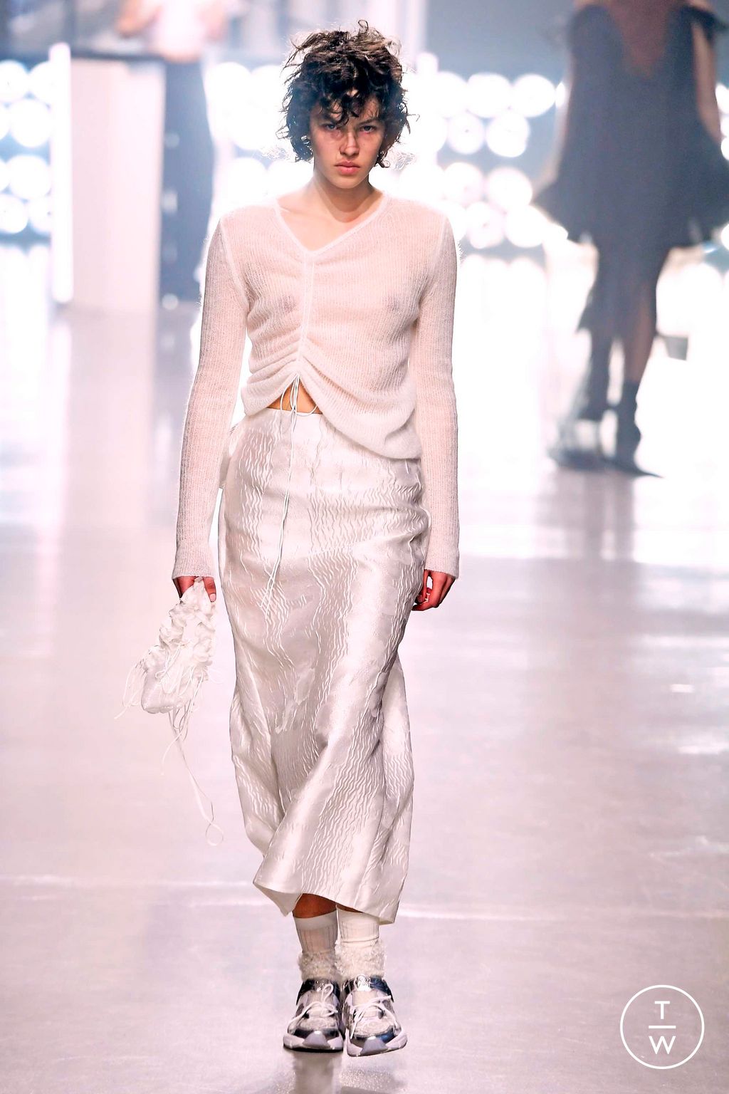 Fashion Week Paris Fall/Winter 2023 look 19 de la collection Cecilie Bahnsen womenswear