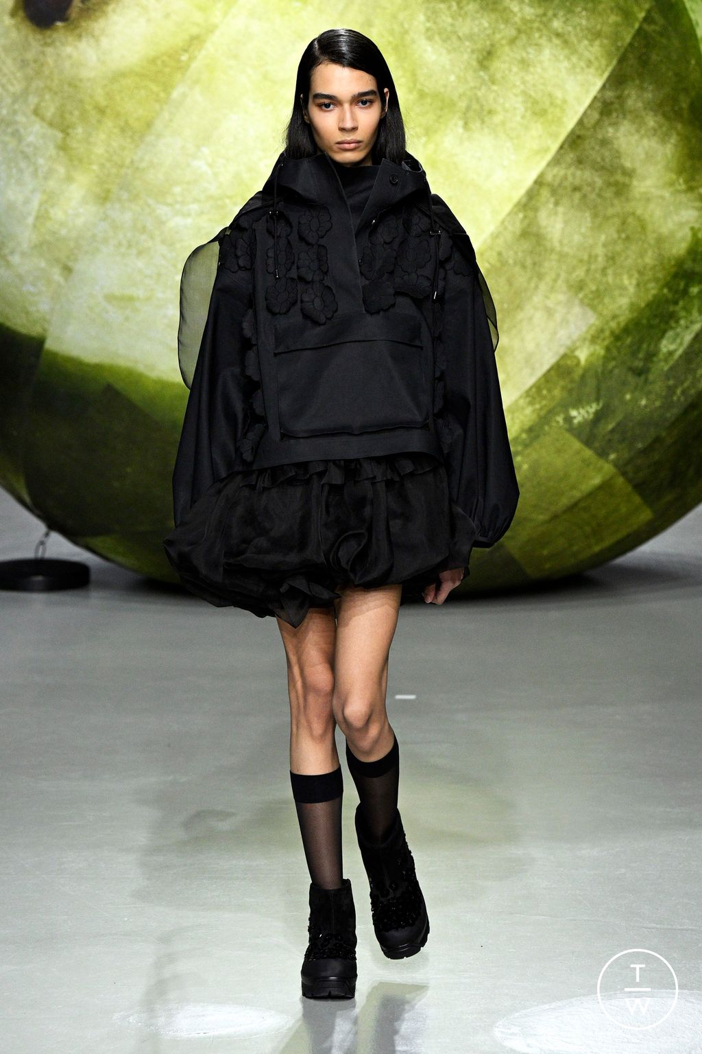 Fashion Week Paris Fall/Winter 2024 look 3 de la collection Cecilie Bahnsen womenswear