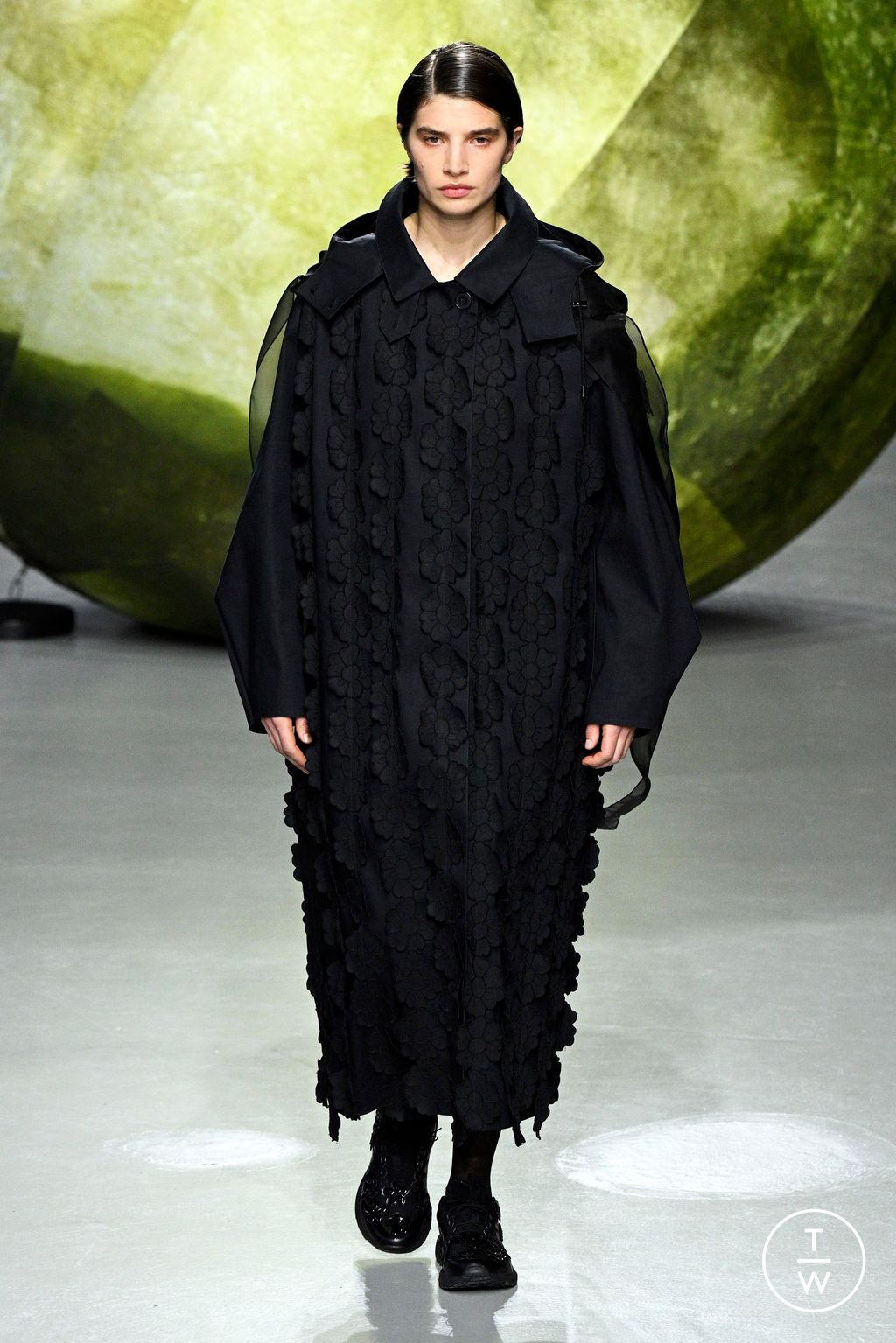 Fashion Week Paris Fall/Winter 2024 look 4 from the Cecilie Bahnsen collection womenswear