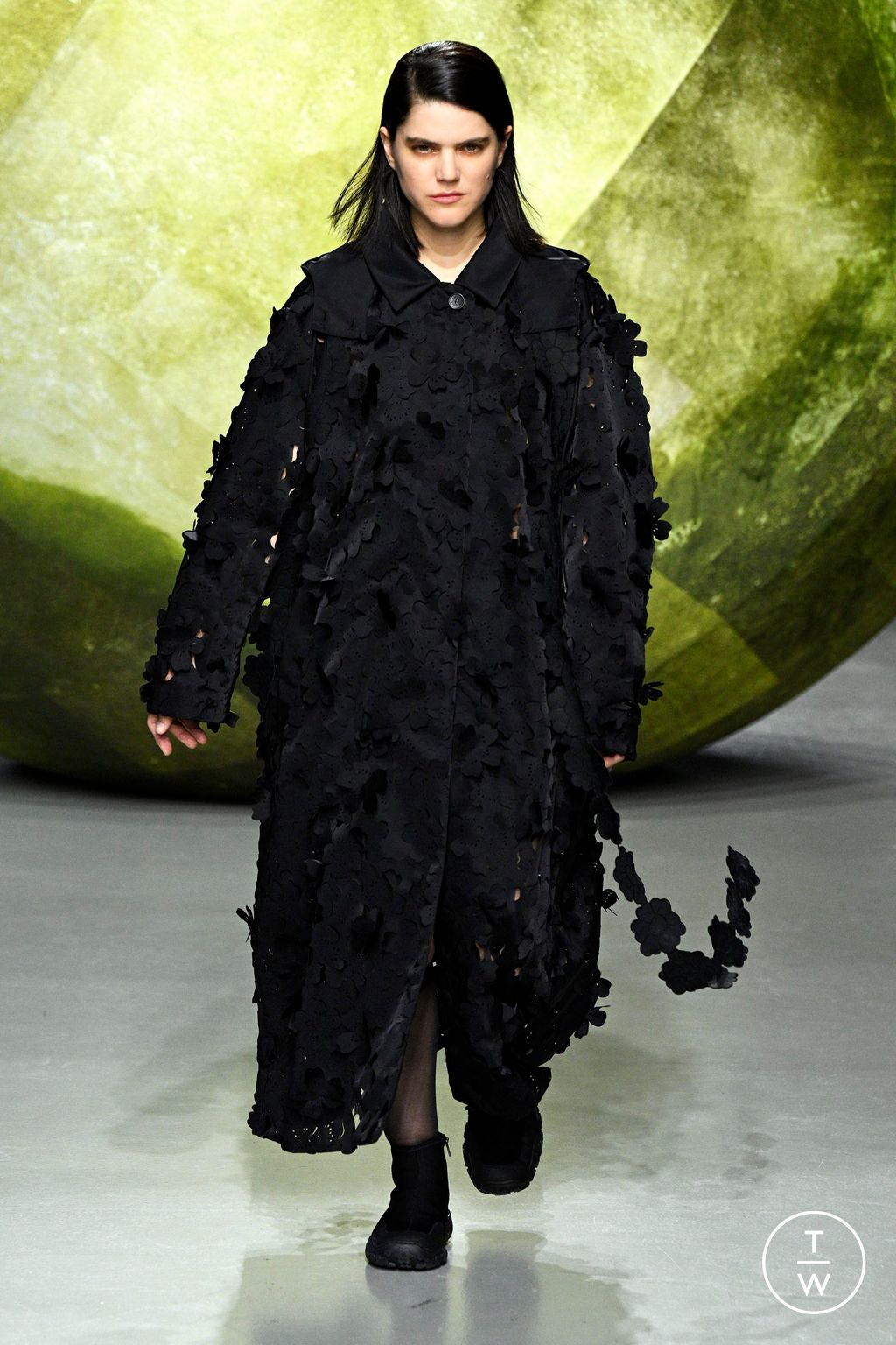 Fashion Week Paris Fall/Winter 2024 look 10 de la collection Cecilie Bahnsen womenswear