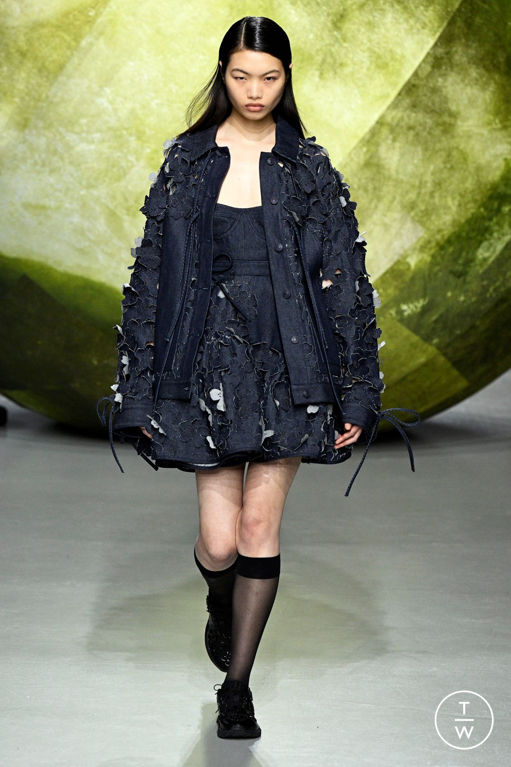 Fashion Week Paris Fall/Winter 2024 look 14 de la collection Cecilie Bahnsen womenswear