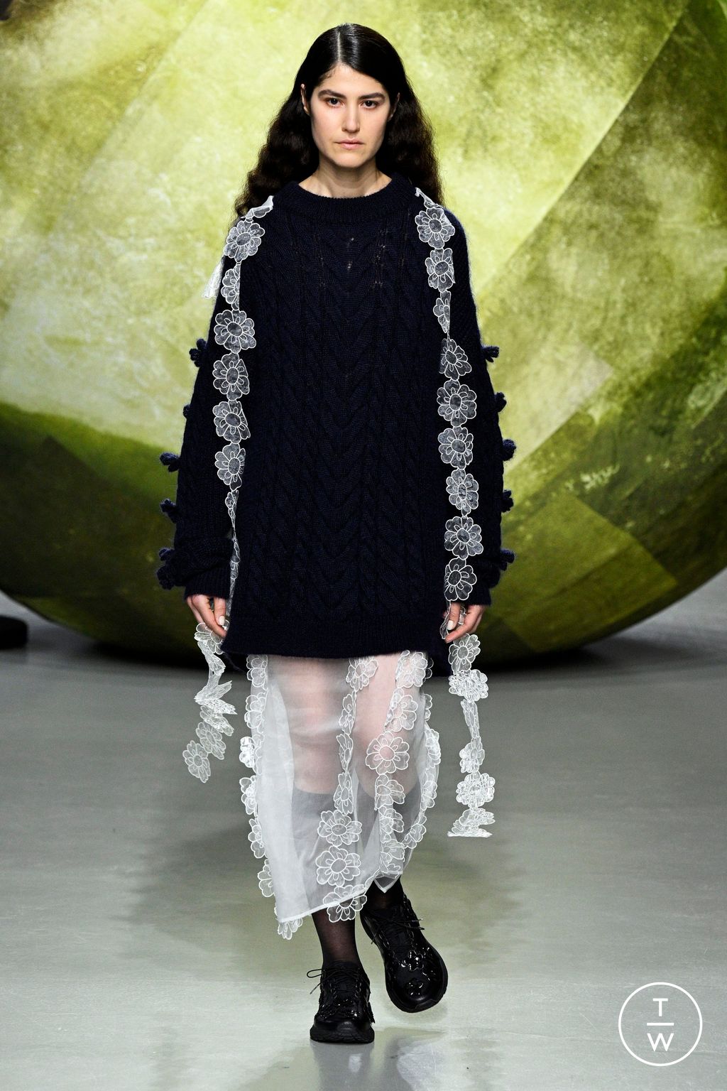 Fashion Week Paris Fall/Winter 2024 look 16 de la collection Cecilie Bahnsen womenswear