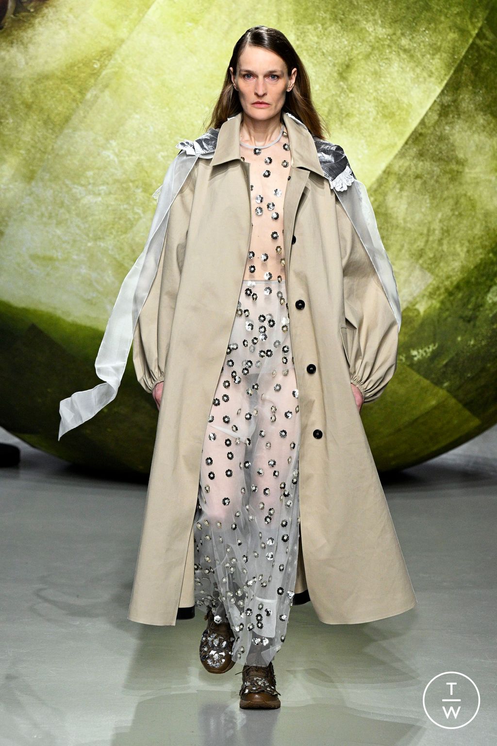 Fashion Week Paris Fall/Winter 2024 look 29 de la collection Cecilie Bahnsen womenswear