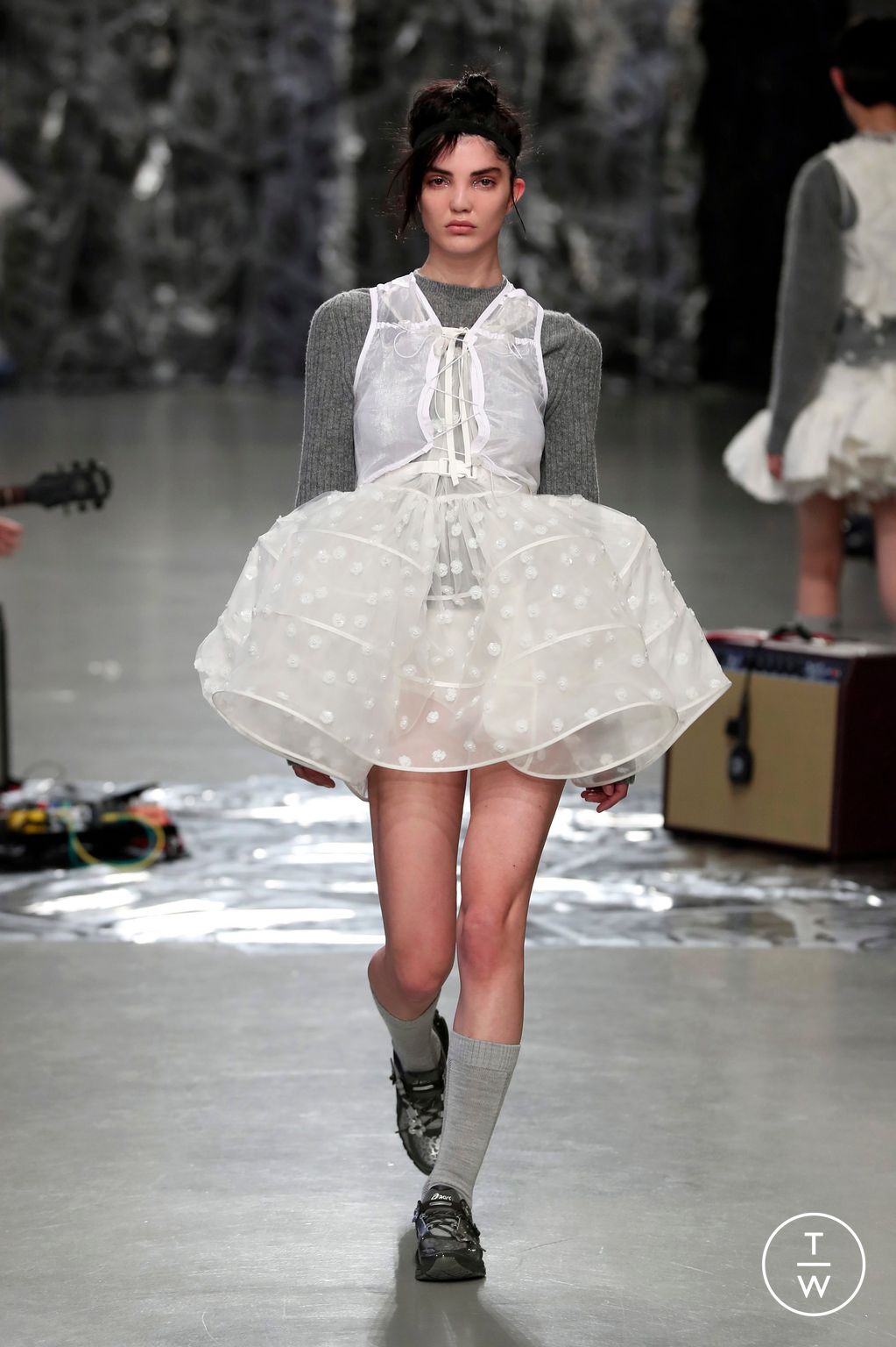 Fashion Week Paris Fall/Winter 2025 look 26 from the Cecilie Bahnsen collection womenswear