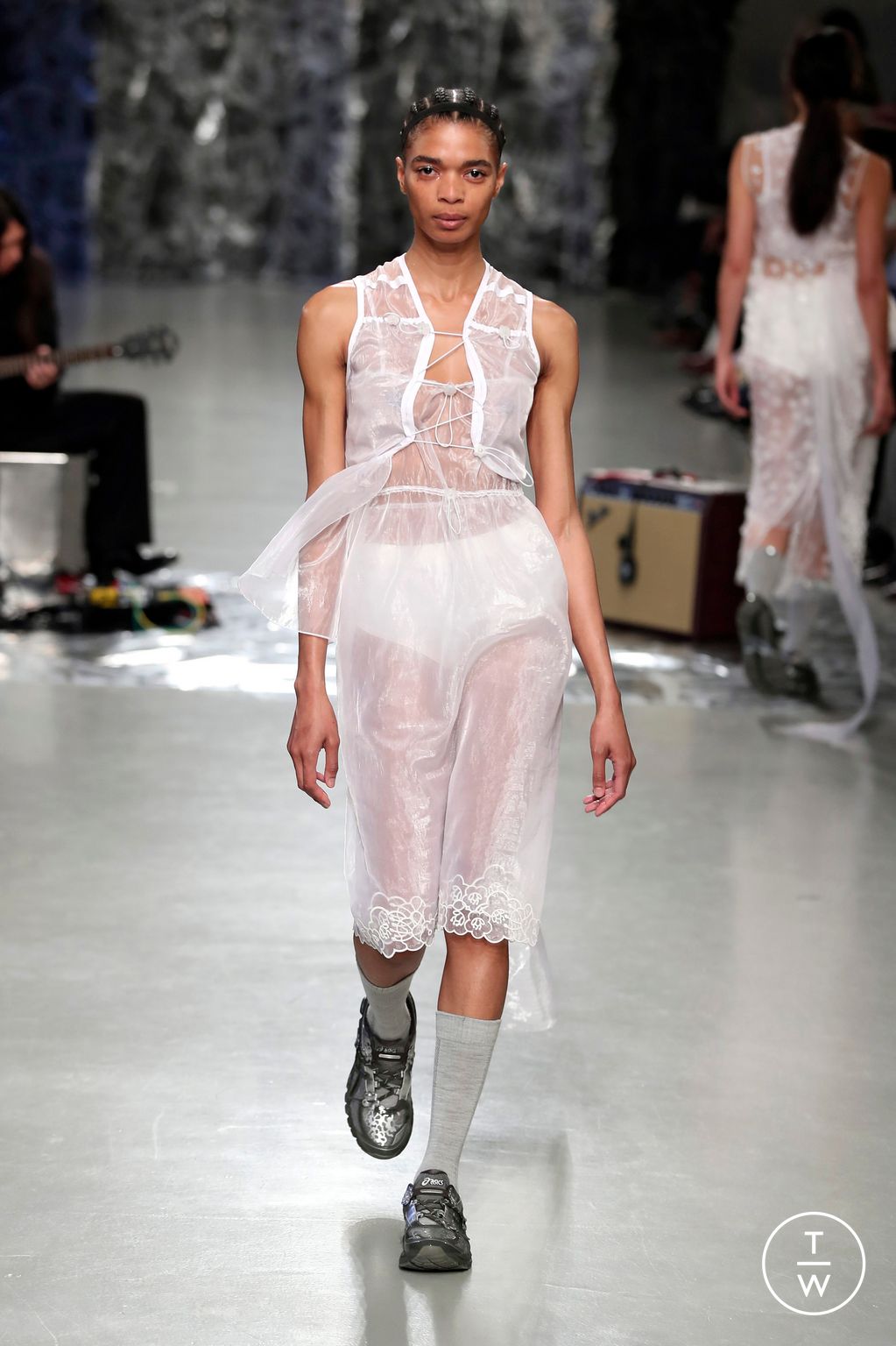 Fashion Week Paris Fall/Winter 2025 look 30 from the Cecilie Bahnsen collection womenswear