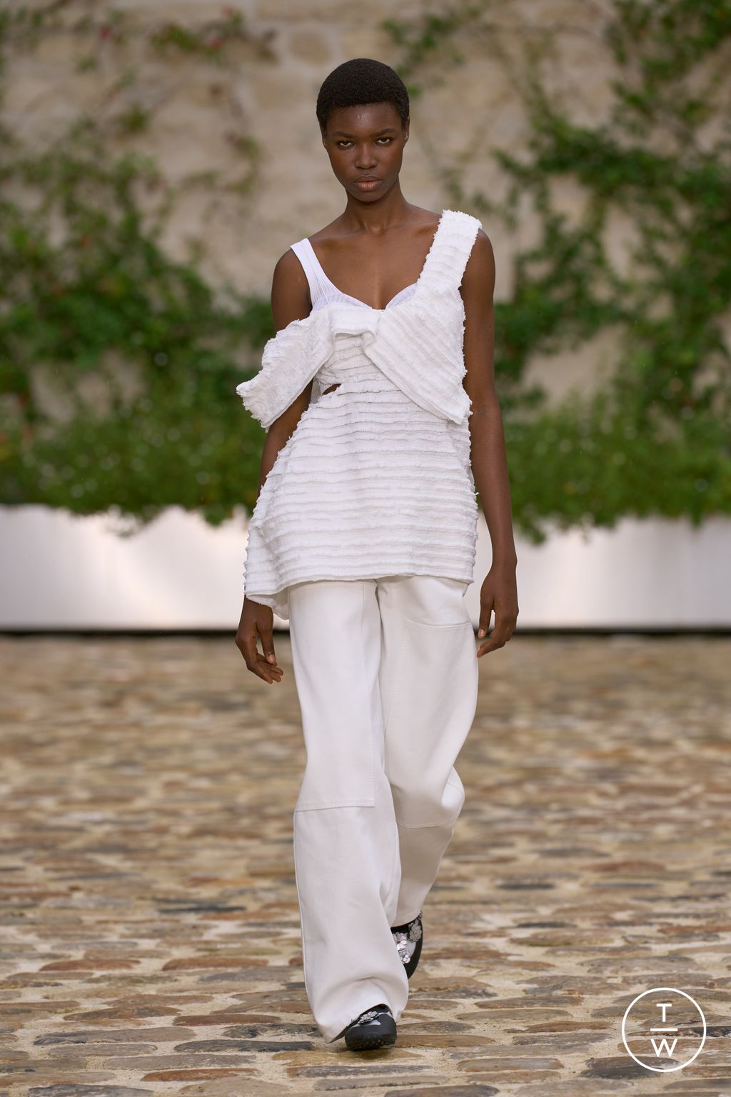 Fashion Week Paris Spring/Summer 2023 look 13 de la collection Cecilie Bahnsen womenswear