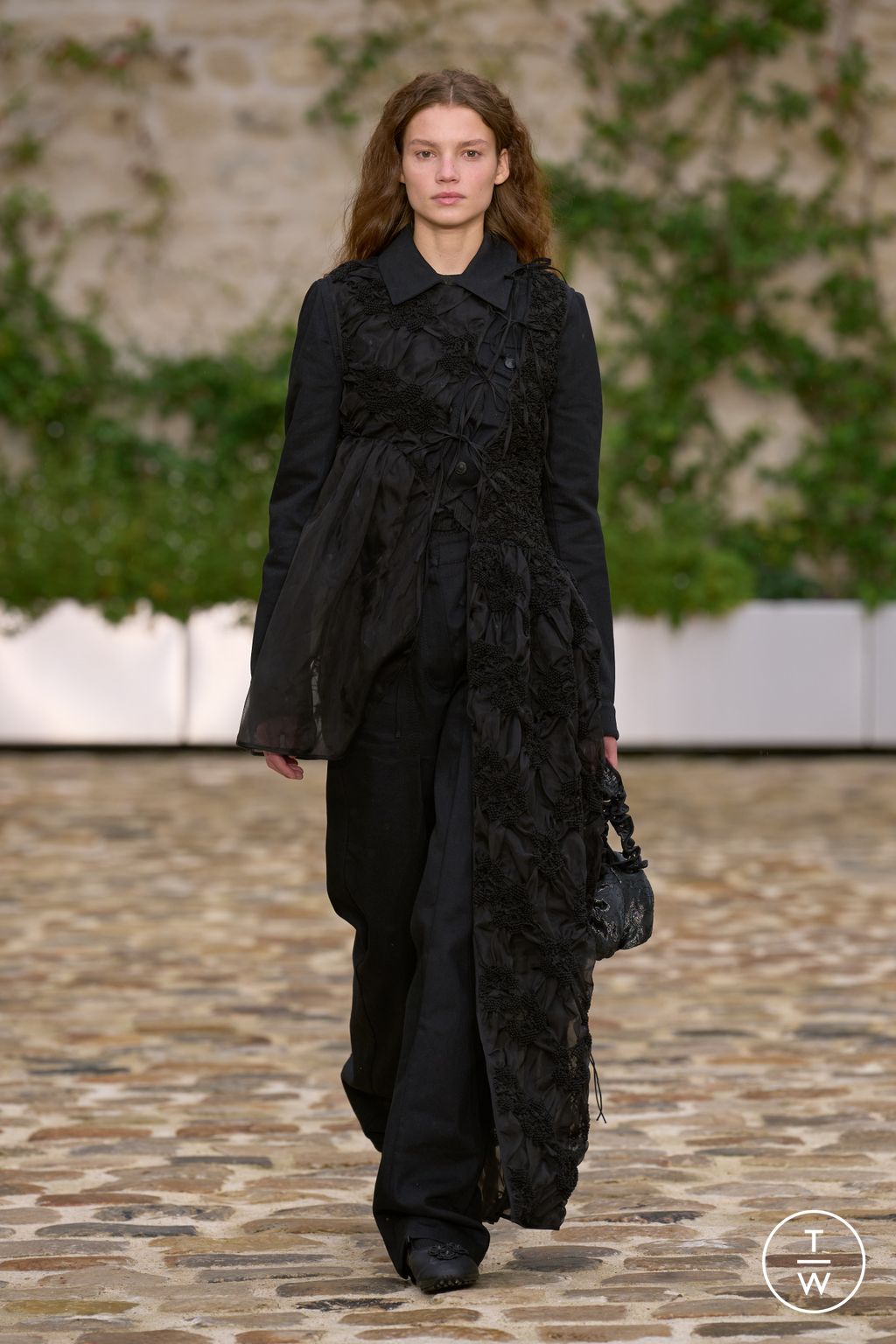 Fashion Week Paris Spring/Summer 2023 look 18 from the Cecilie Bahnsen collection 女装