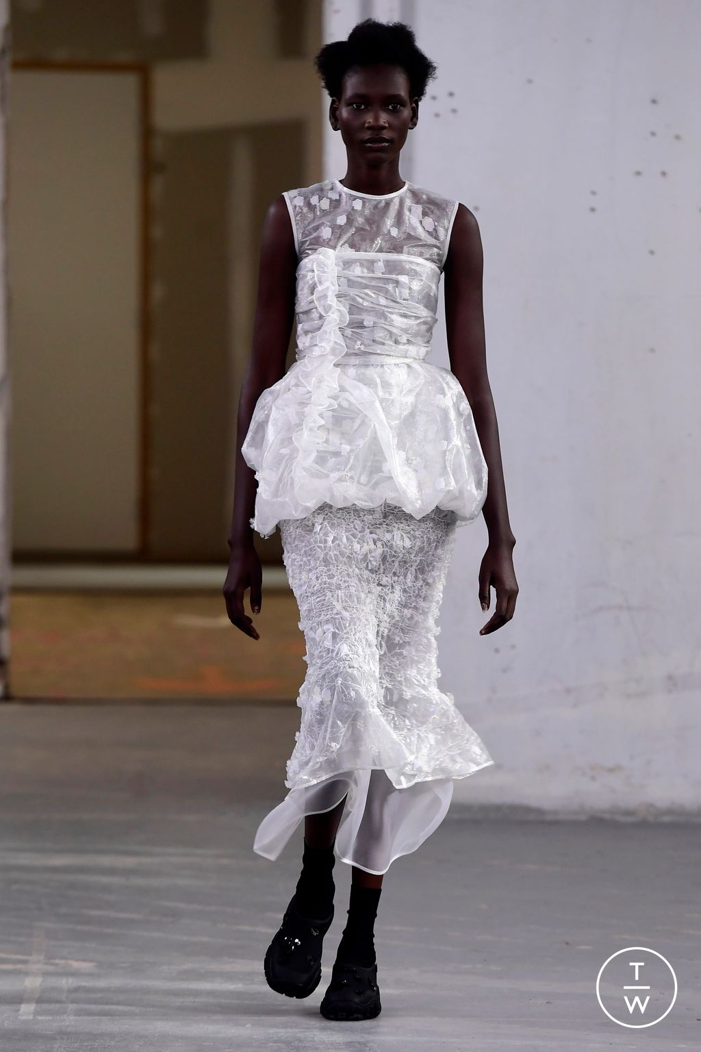 Fashion Week Paris Spring/Summer 2024 look 4 from the Cecilie Bahnsen collection womenswear