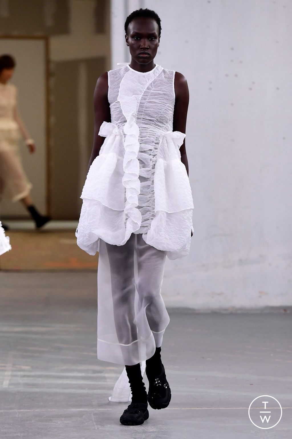 Fashion Week Paris Spring/Summer 2024 look 5 de la collection Cecilie Bahnsen womenswear