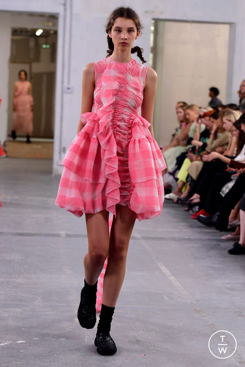 Fashion Week Paris Spring/Summer 2024 look 20 from the Cecilie Bahnsen collection womenswear