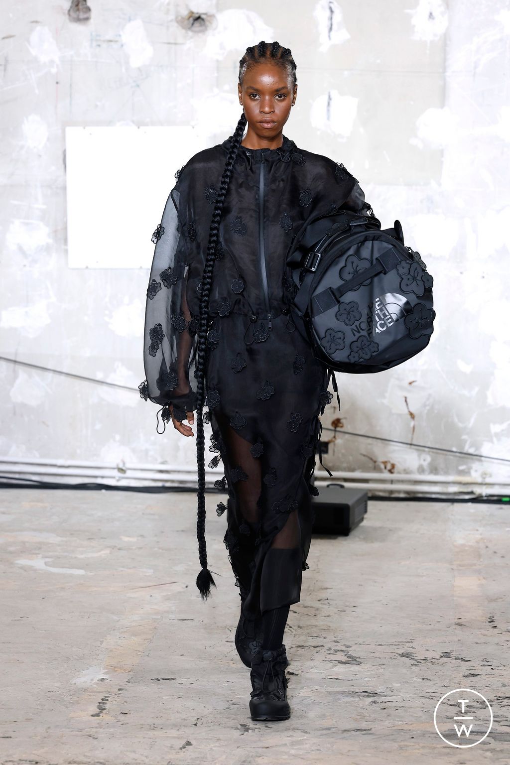 Fashion Week Paris Spring/Summer 2025 look 13 from the Cecilie Bahnsen collection womenswear