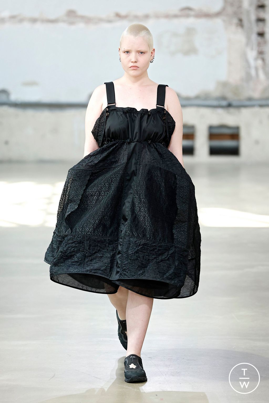 Fashion Week Paris Spring/Summer 2026 look 27 from the Cecilie Bahnsen collection 女装