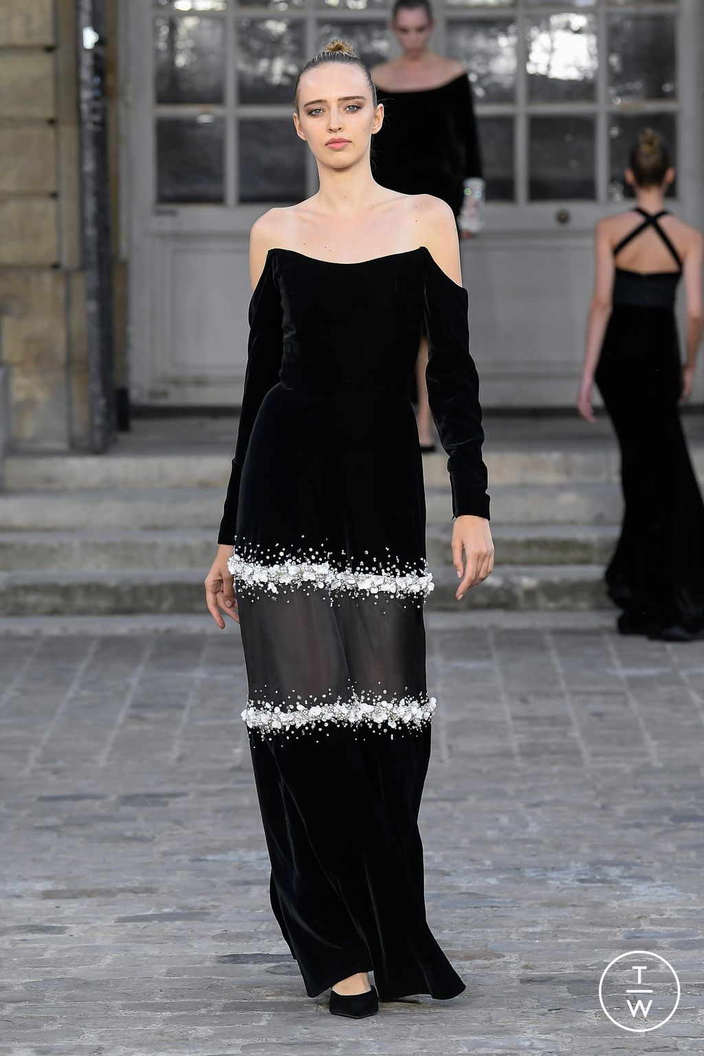 Fashion Week Paris Fall/Winter 2022 look 37 from the Celia Kritharioti collection couture