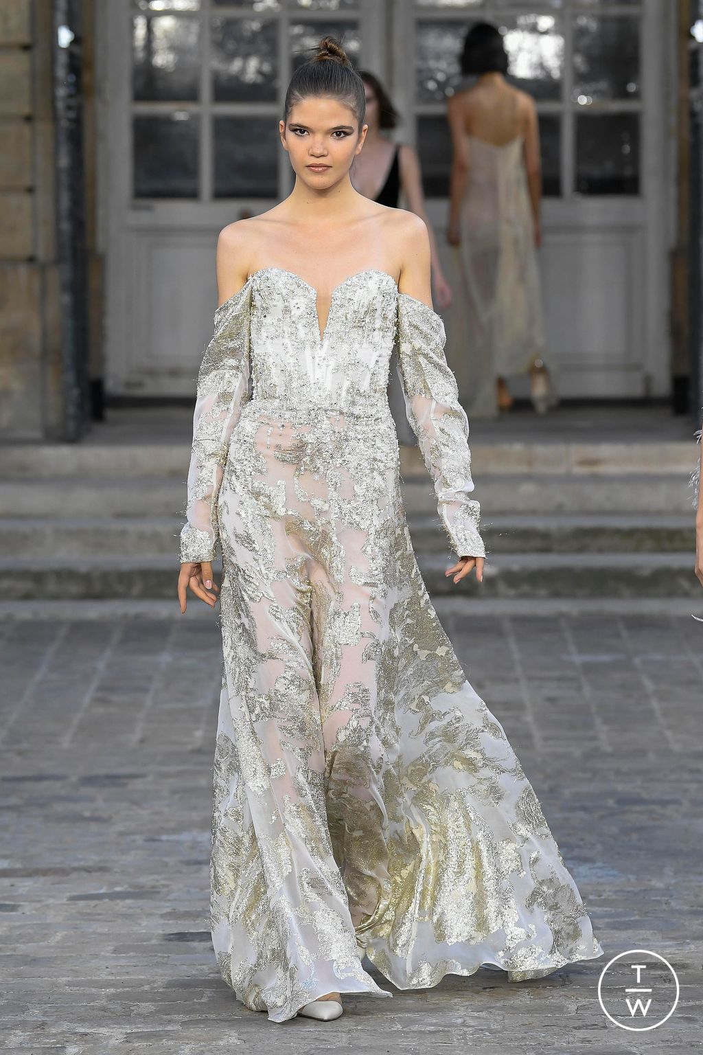 Fashion Week Paris Fall/Winter 2022 look 44 from the Celia Kritharioti collection couture