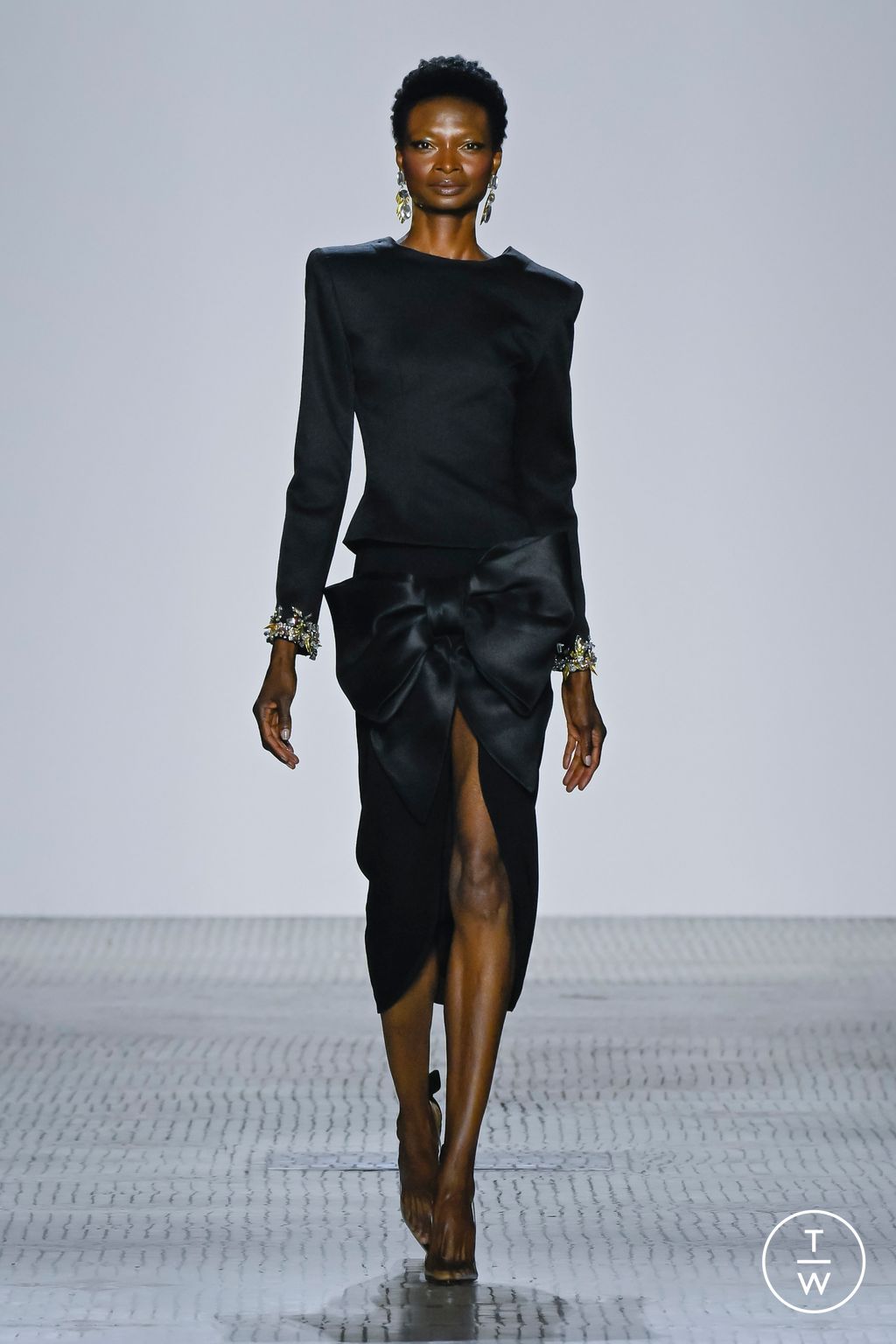 Fashion Week Paris Fall/Winter 2023 look 3 from the Celia Kritharioti collection couture