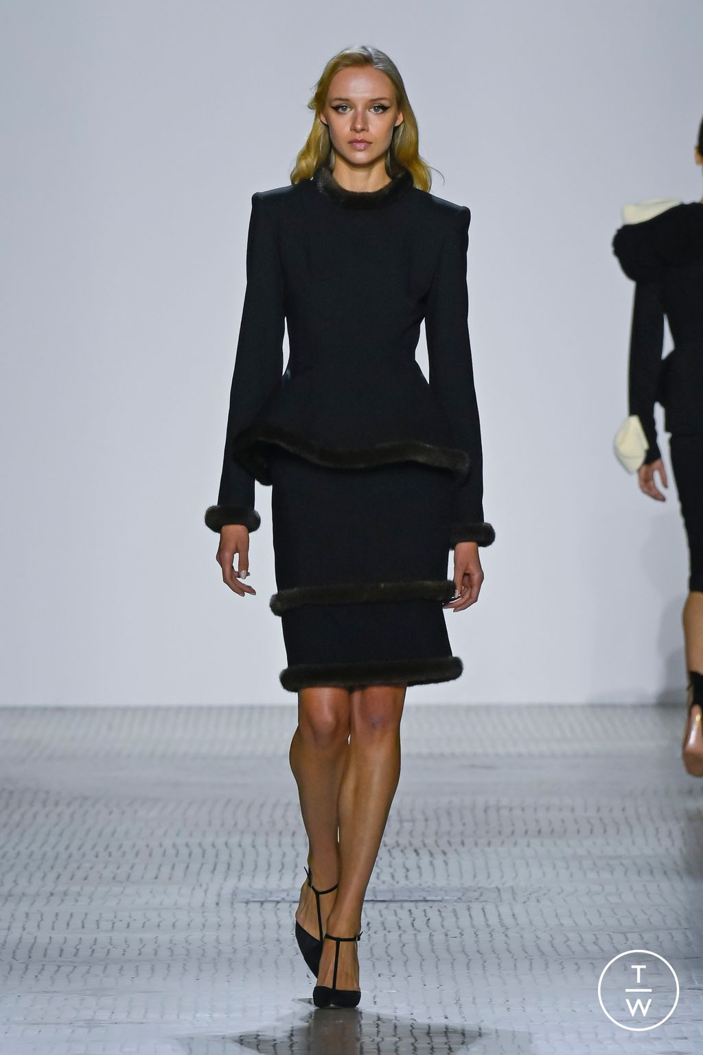 Fashion Week Paris Fall/Winter 2023 look 4 from the Celia Kritharioti collection 高级定制