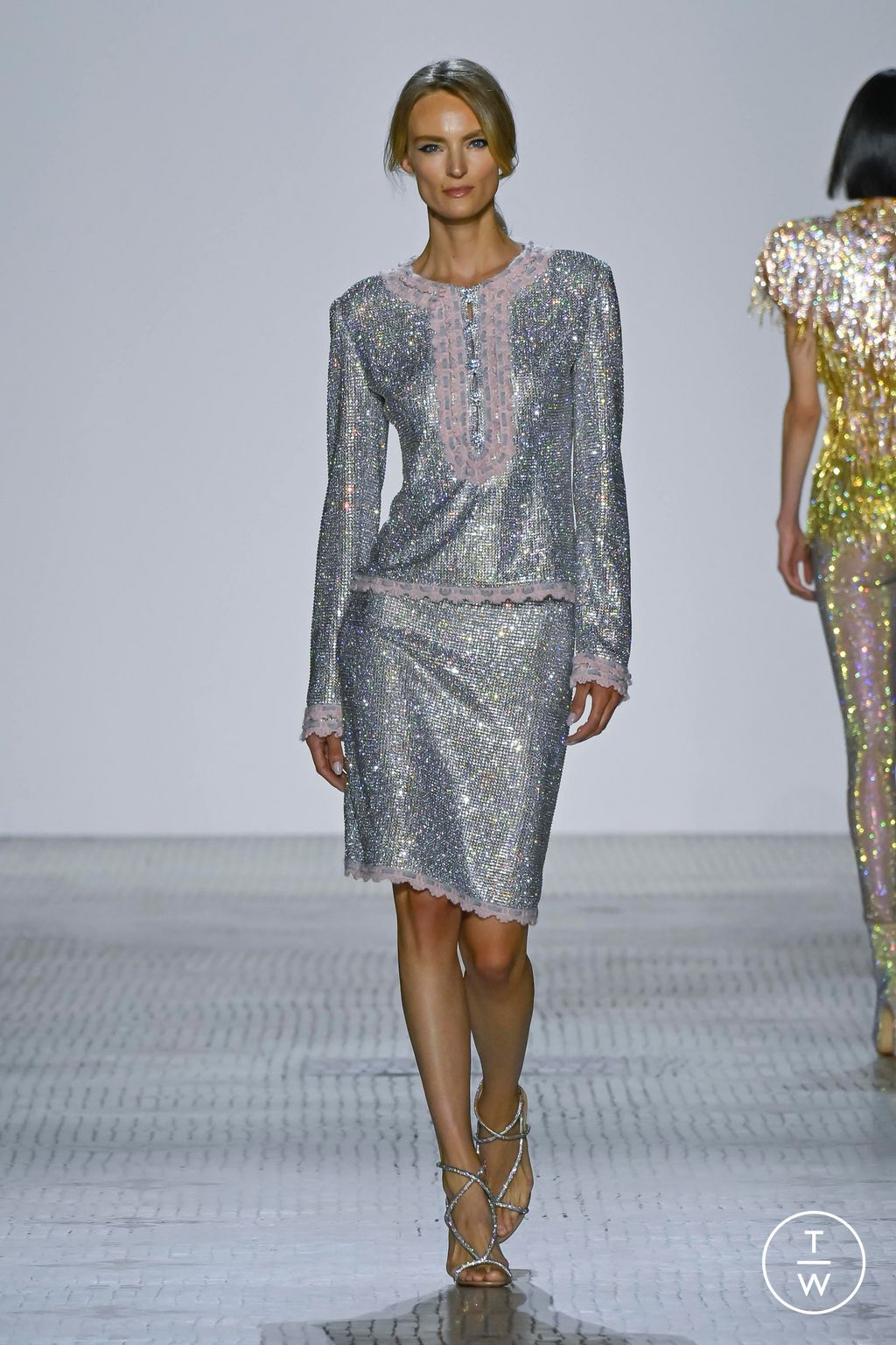 Fashion Week Paris Fall/Winter 2023 look 13 from the Celia Kritharioti collection couture
