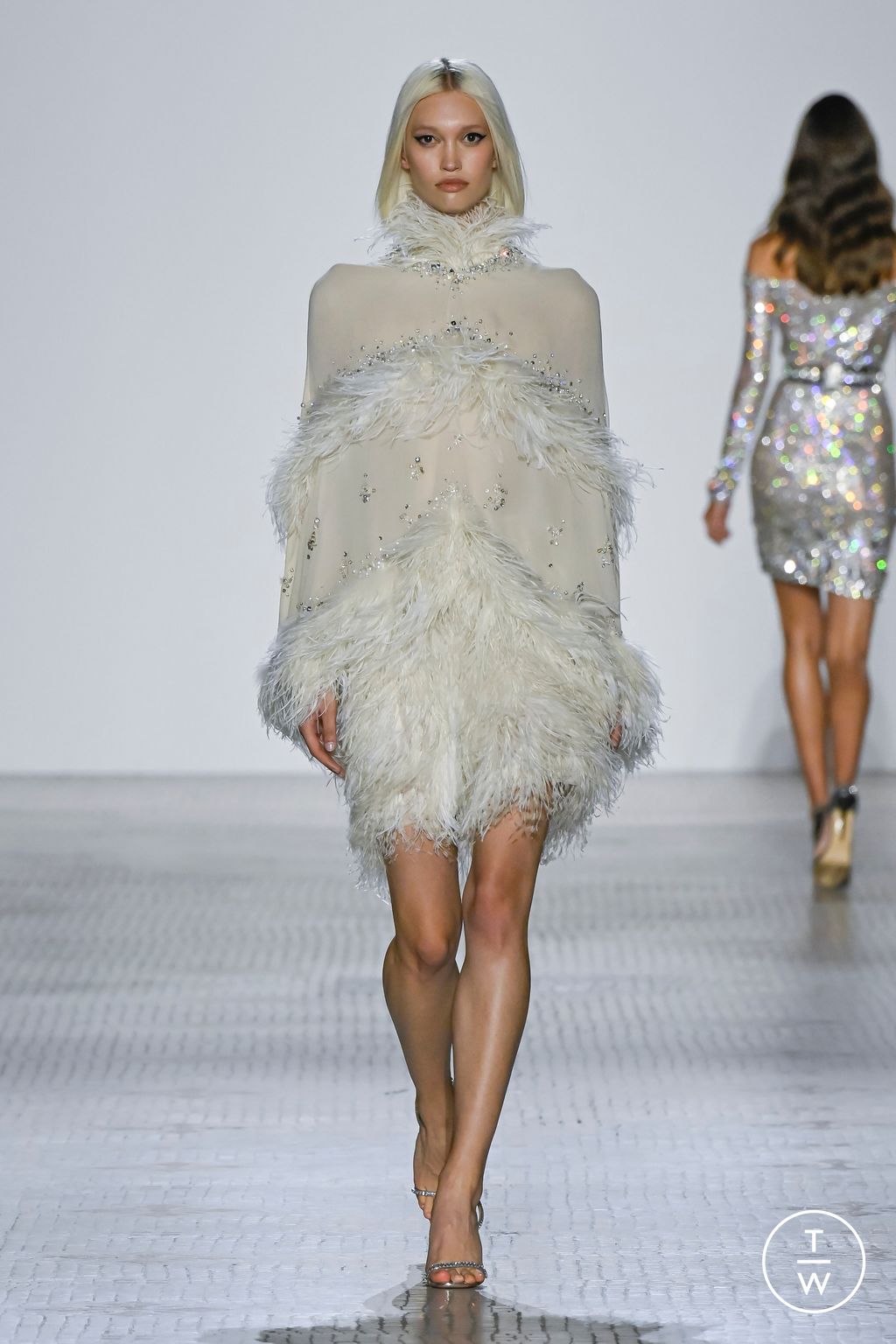 Fashion Week Paris Fall/Winter 2023 look 27 de la collection Celia Kritharioti couture