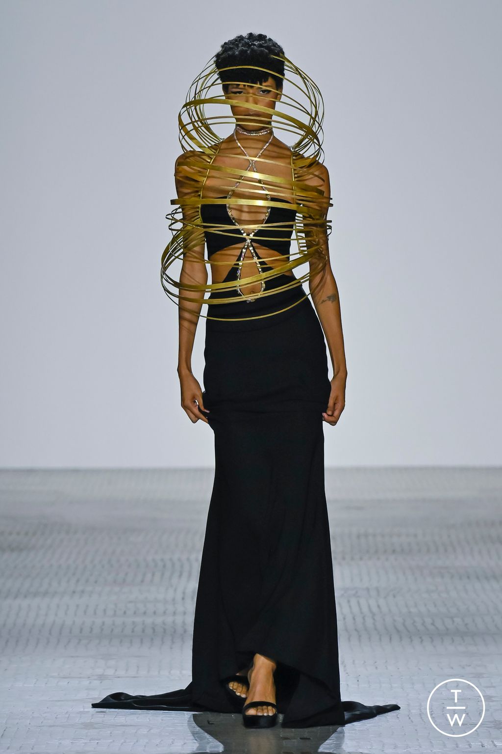Fashion Week Paris Fall/Winter 2023 look 36 from the Celia Kritharioti collection 高级定制