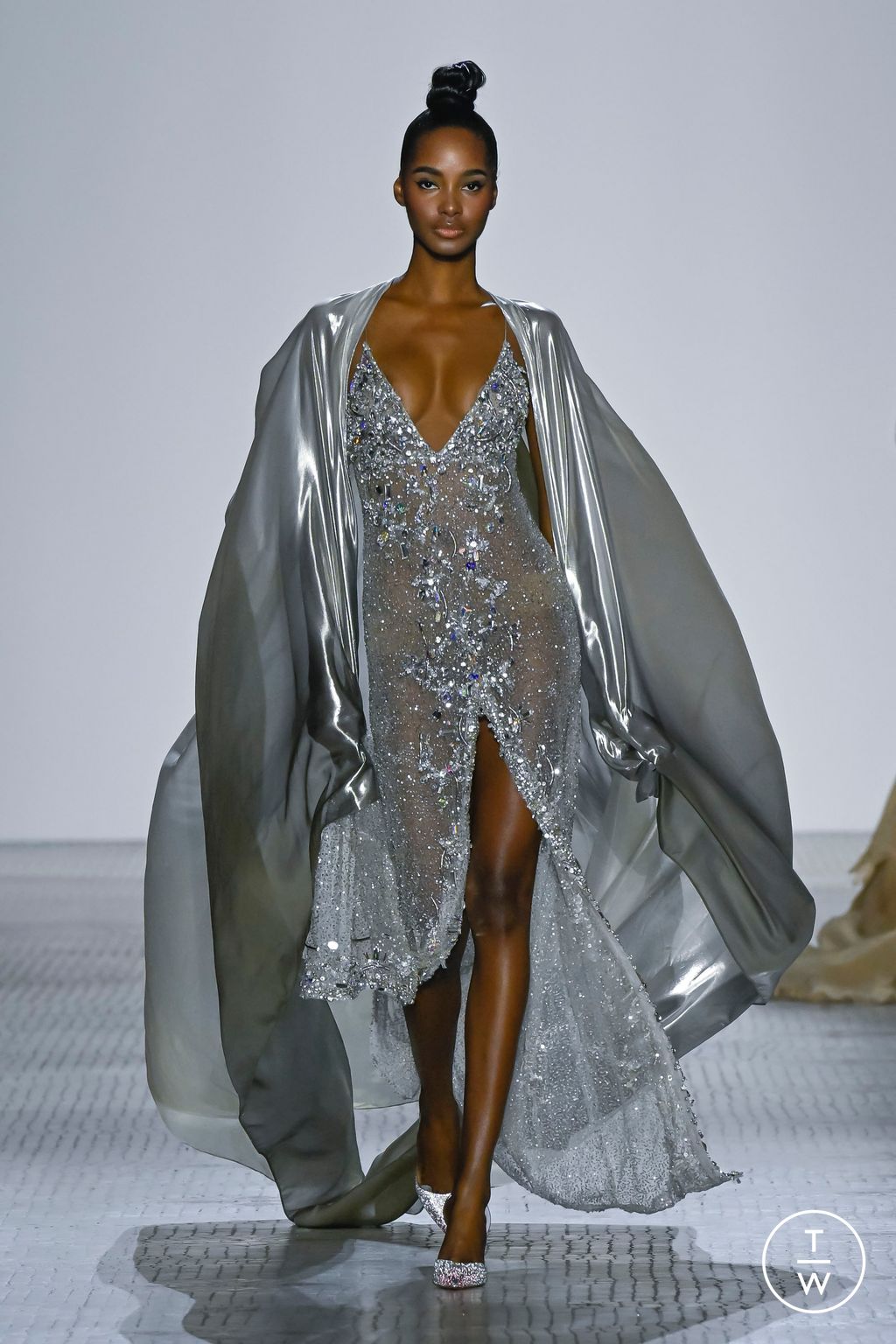 Fashion Week Paris Fall/Winter 2023 look 40 from the Celia Kritharioti collection couture