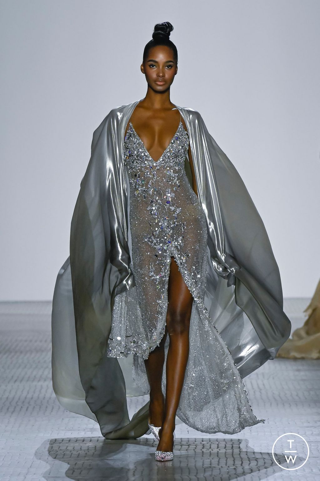 Fashion Week Paris Fall/Winter 2023 look 40 de la collection Celia Kritharioti couture