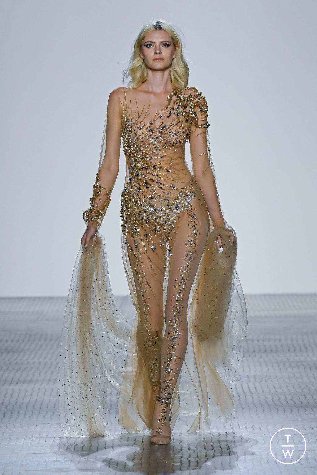 Fashion Week Paris Fall/Winter 2023 look 41 from the Celia Kritharioti collection couture