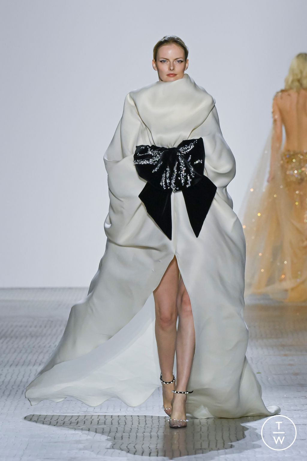 Fashion Week Paris Fall/Winter 2023 look 43 from the Celia Kritharioti collection couture