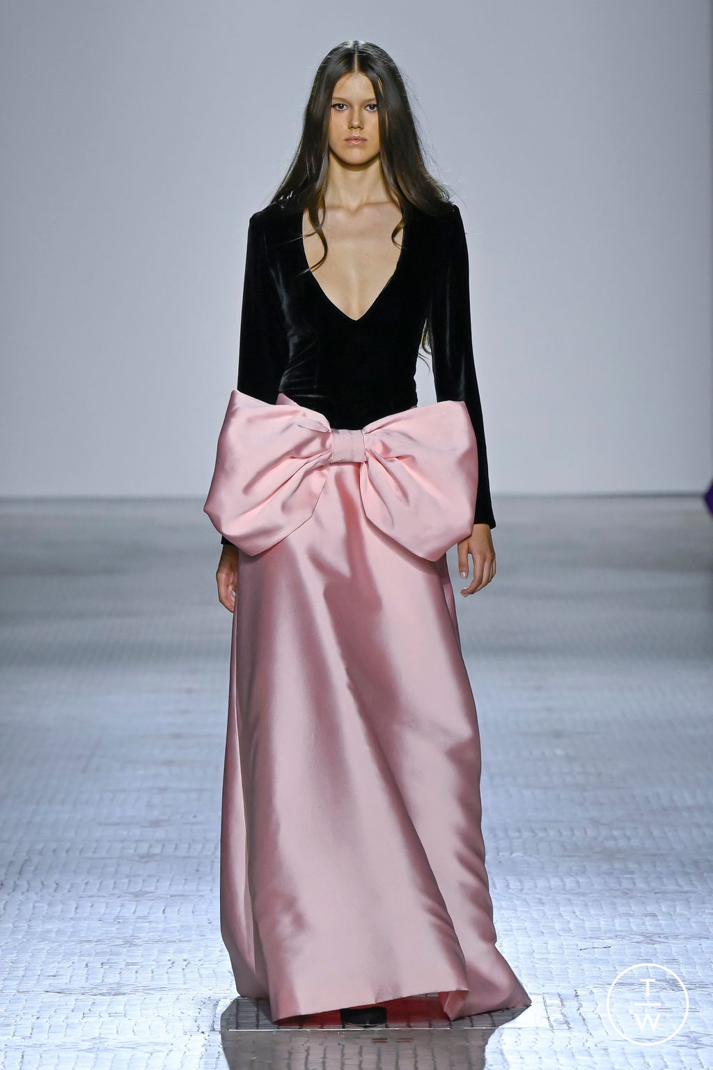Fashion Week Paris Fall/Winter 2023 look 49 from the Celia Kritharioti collection couture