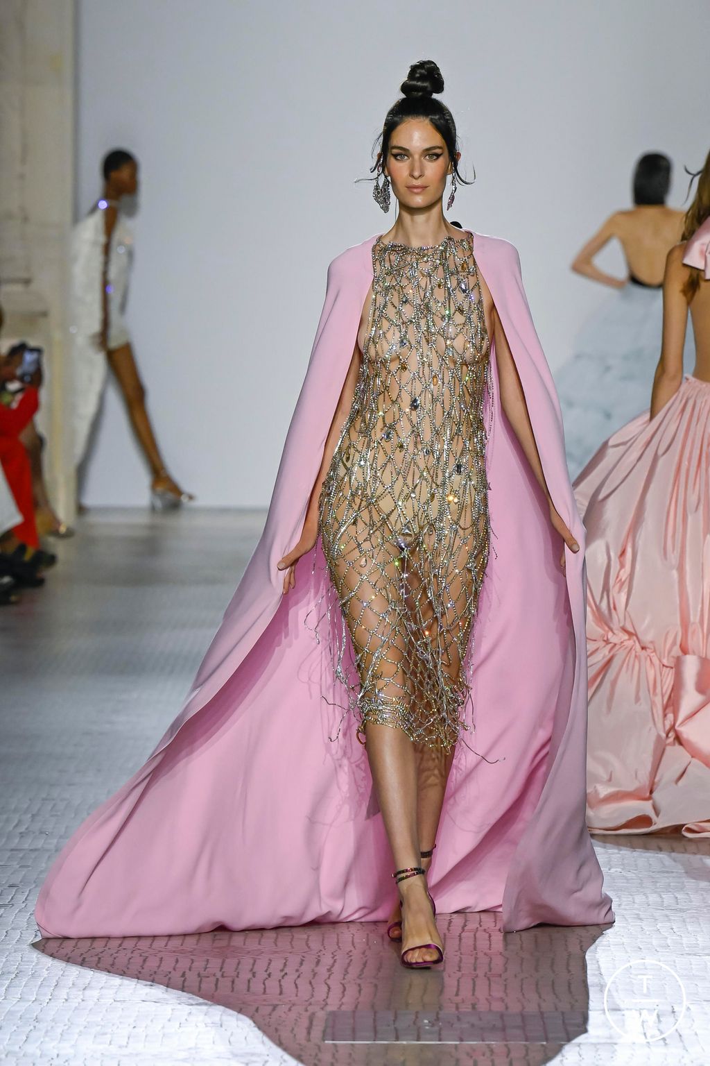 Fashion Week Paris Fall/Winter 2023 look 53 de la collection Celia Kritharioti couture