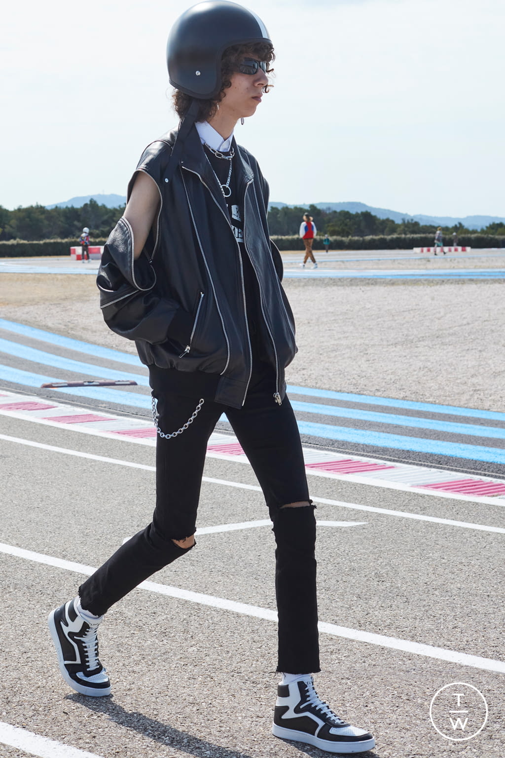 Fashion Week Paris Spring/Summer 2021 look 11 from the Celine collection menswear